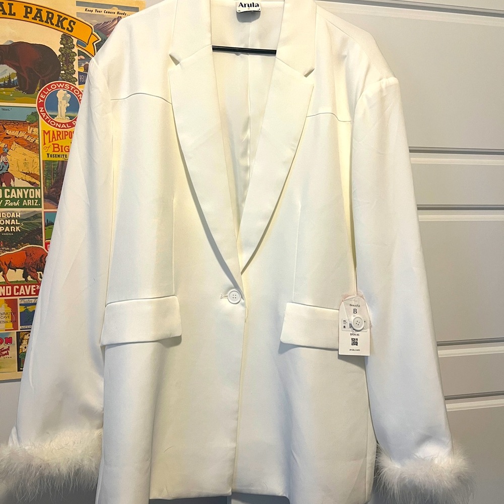 White oversized blazer with feather trim Arula B